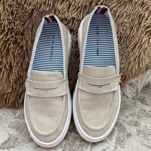 Tommy Hilfiger Women's Beige Loafers